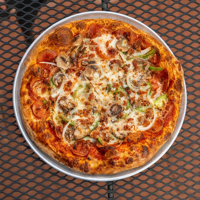 MED Everybody's Pizza.