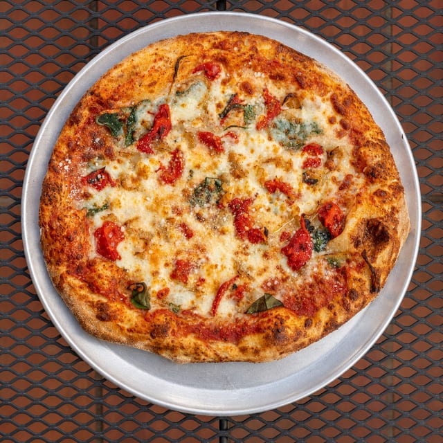 X-LRG House Pizza.