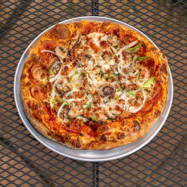 X-LRG Everybody's Pizza.
