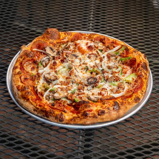 MED Everybody's Pizza.