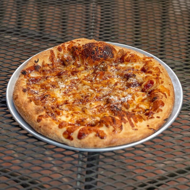 MED BBQ Pizza.