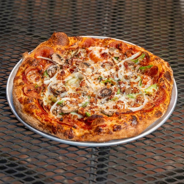 SM Everybody's Pizza.
