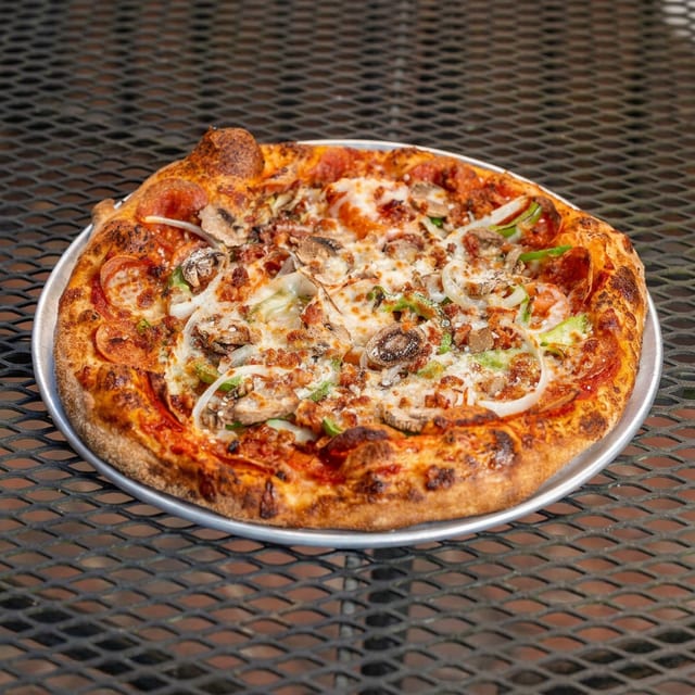 MED Everybody's Pizza.