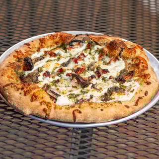 LRG Pesto Pizza